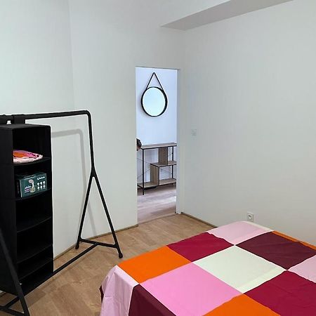 Le Colore- T2 Confortable Avec Vue Sur Nérac Exterior photo