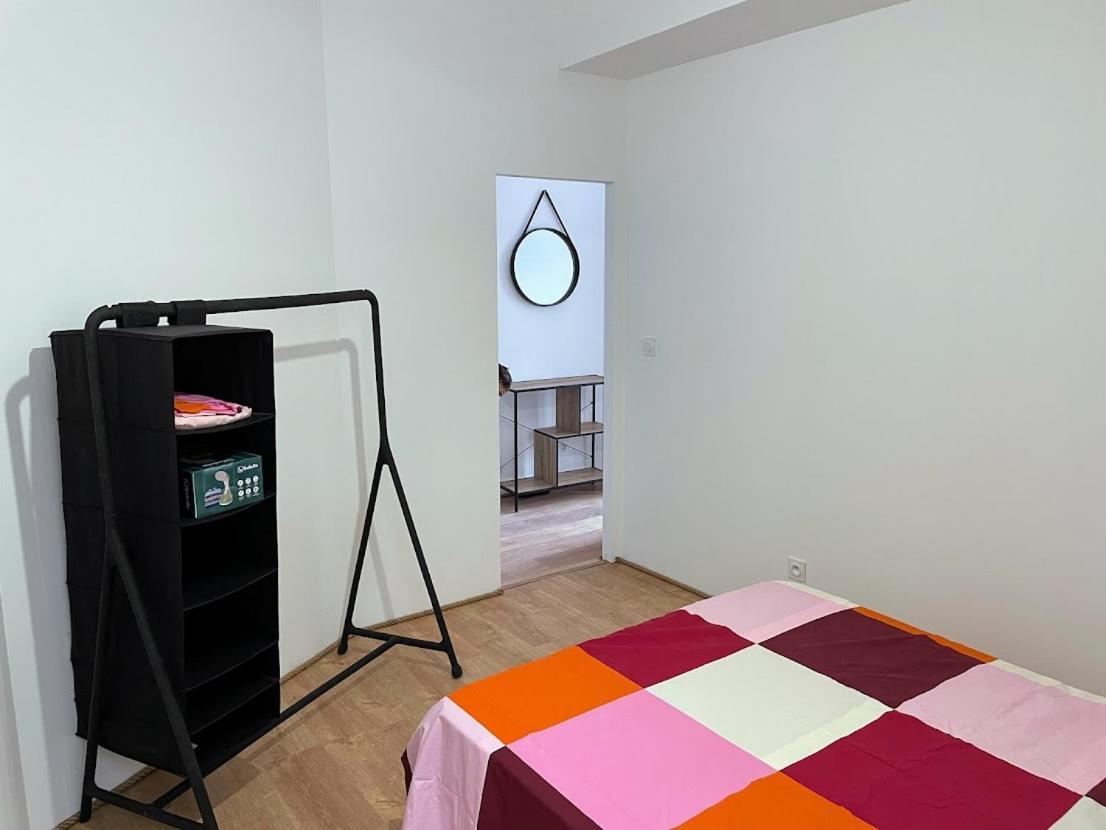 Le Colore- T2 Confortable Avec Vue Sur Nérac Exterior photo