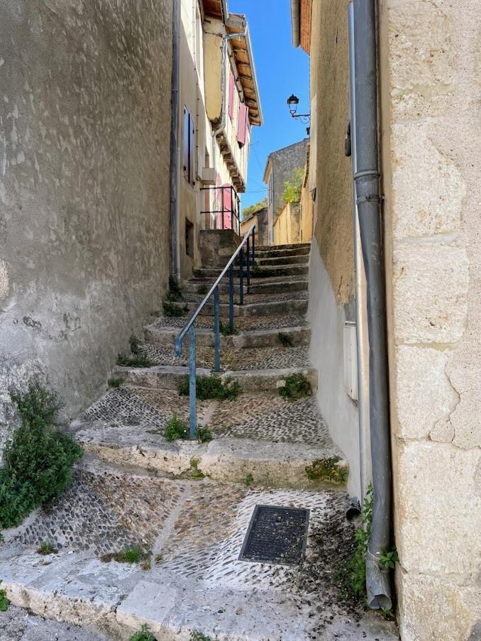 Le Colore- T2 Confortable Avec Vue Sur Nérac Exterior photo